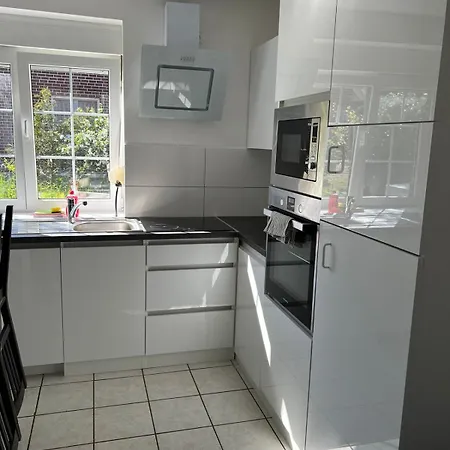 Schoenefeld-berlin - Large House For Max 10 Persons Near Tesla アパート *