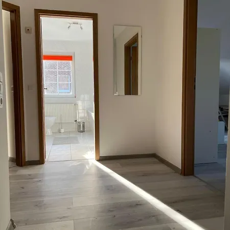 アパート Schoenefeld-berlin - Large House For Max 10 Persons Near Tesla シェーネフェルト