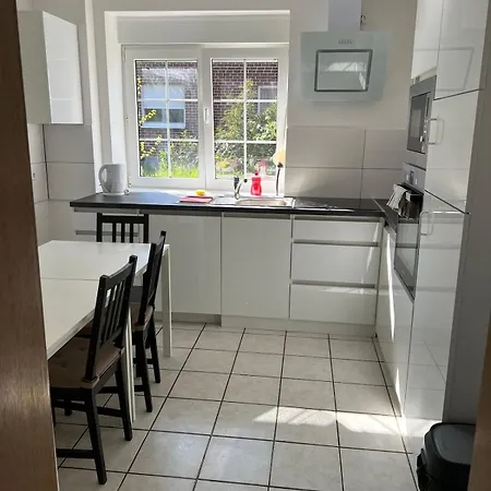 Schoenefeld-berlin - Large House For Max 10 Persons Near Tesla アパート シェーネフェルト