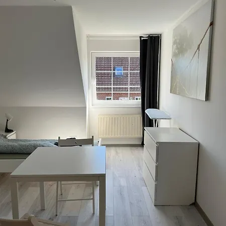 アパート Schoenefeld-berlin - Large House For Max 10 Persons Near Tesla *